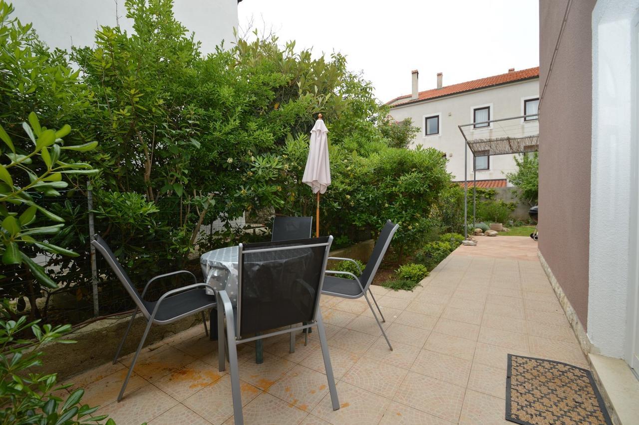 Apartment With Garden - Ana 1 Mali Losinj Exterior photo