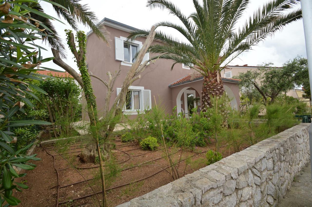 Apartment With Garden - Ana 1 Mali Losinj Exterior photo