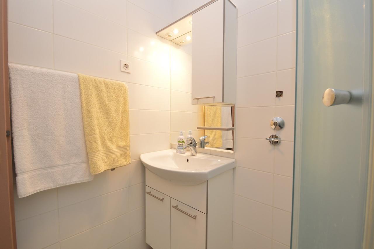 Apartment With Garden - Ana 1 Mali Losinj Exterior photo